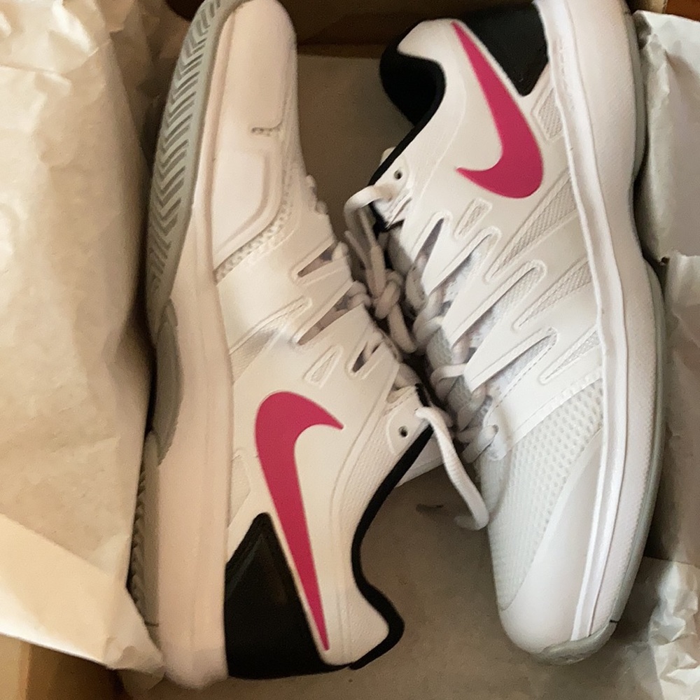 NIB Woman’s Nike 10.5 shoes AIR ZOOM PRESTIGE HC